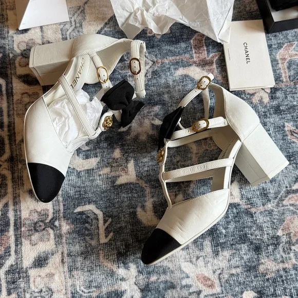 Authentic Chanel Camelia Lambskin & Grosgrain T-Strap Mary Jane Pumps size 37 - Picture 9 of 17